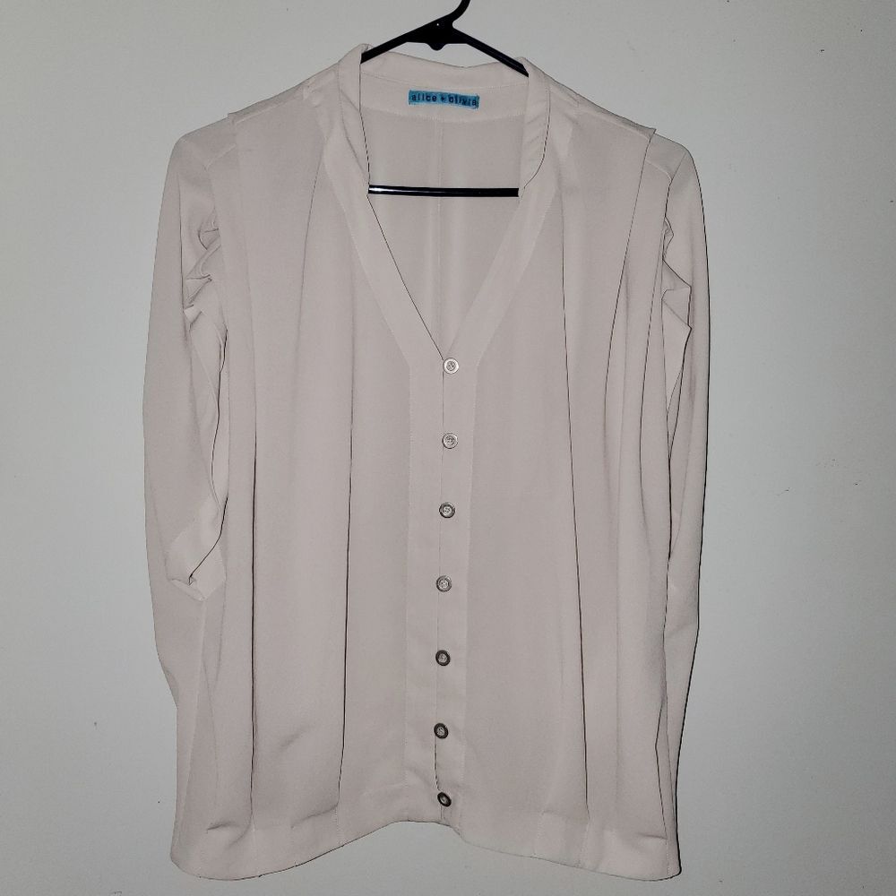 Alice + Olivia Cream V Neck Button Front Drape Cap Sleeve Blouse Top Medium